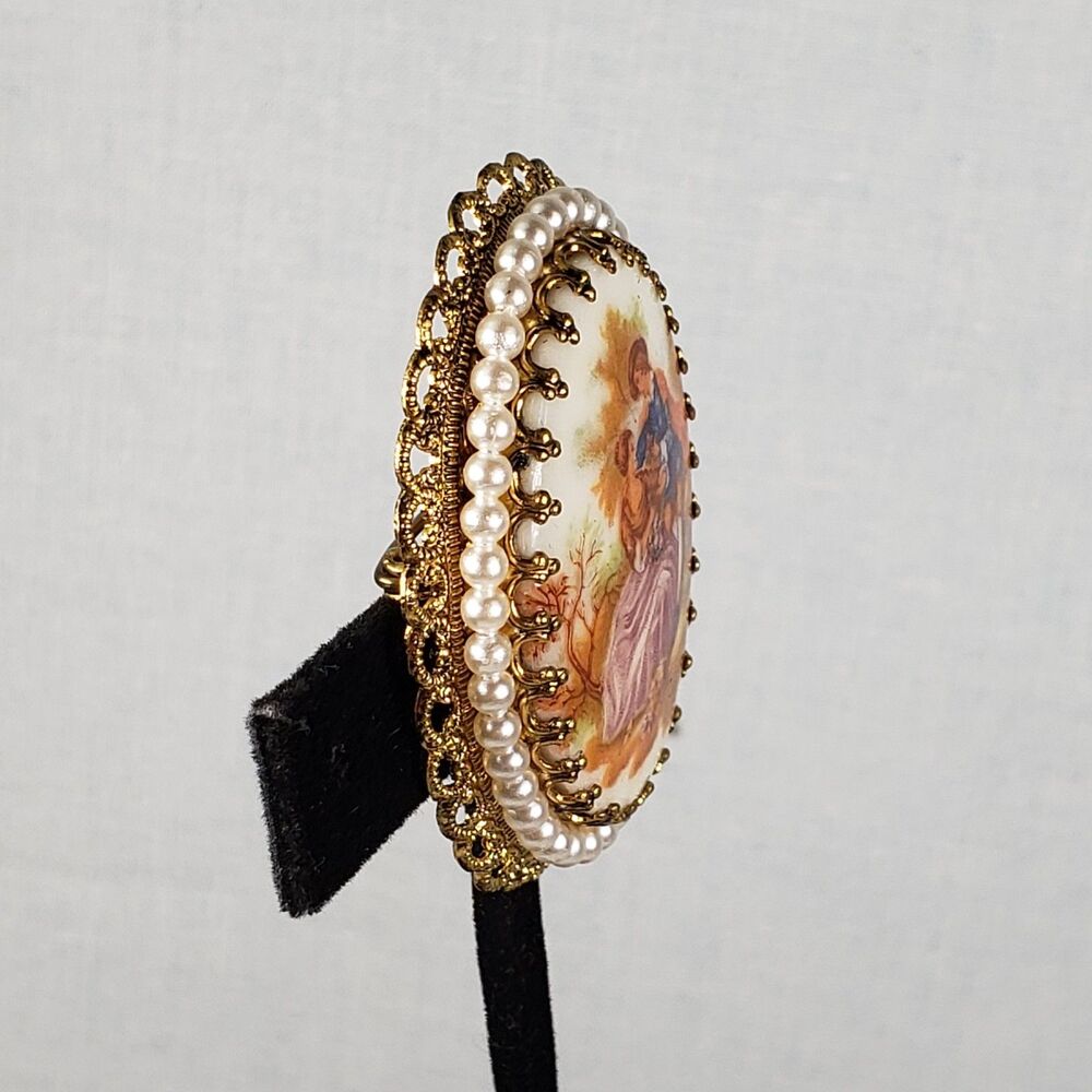 Vintage West Germany Oval Gold Tone Faux Pearl Courting Couple Brooch - Picture 5 of 13